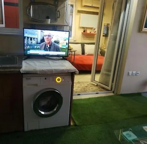 Spacious Private Rooftop Studio, Mountain And Sea View